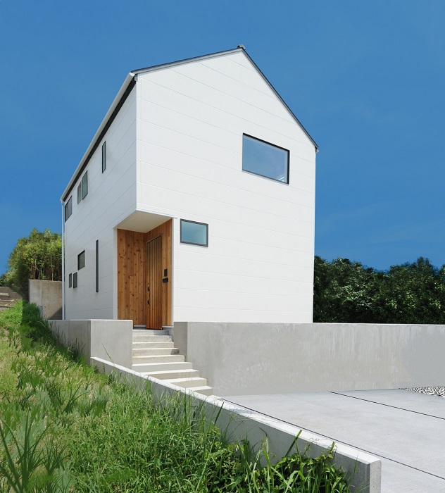 三角屋根の白いぺぺ | 新潟の注文住宅・デザイン住宅なら工務店「モリタ装芸」