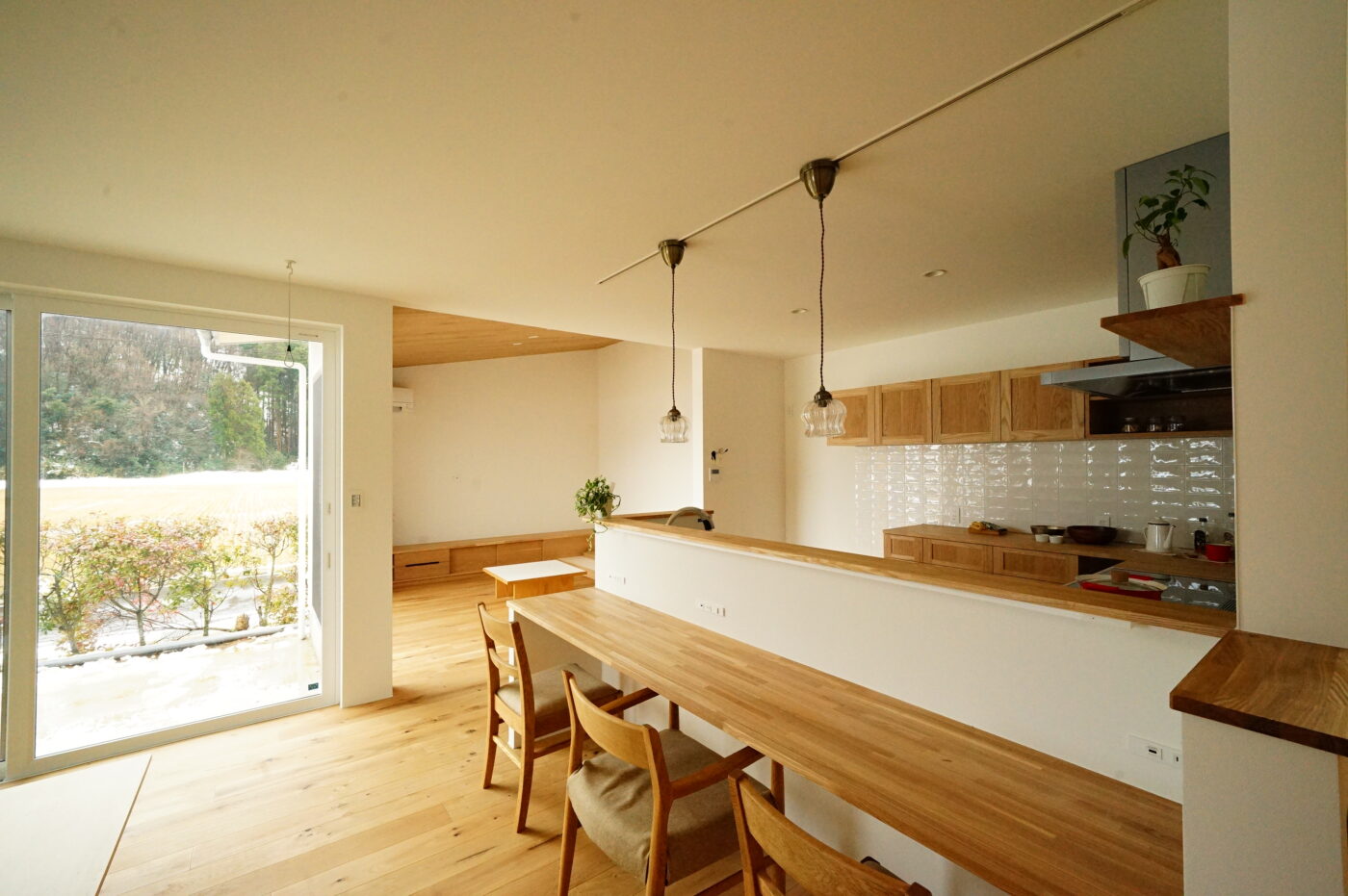 和島の家－造作家具と小屋のある暮らし
