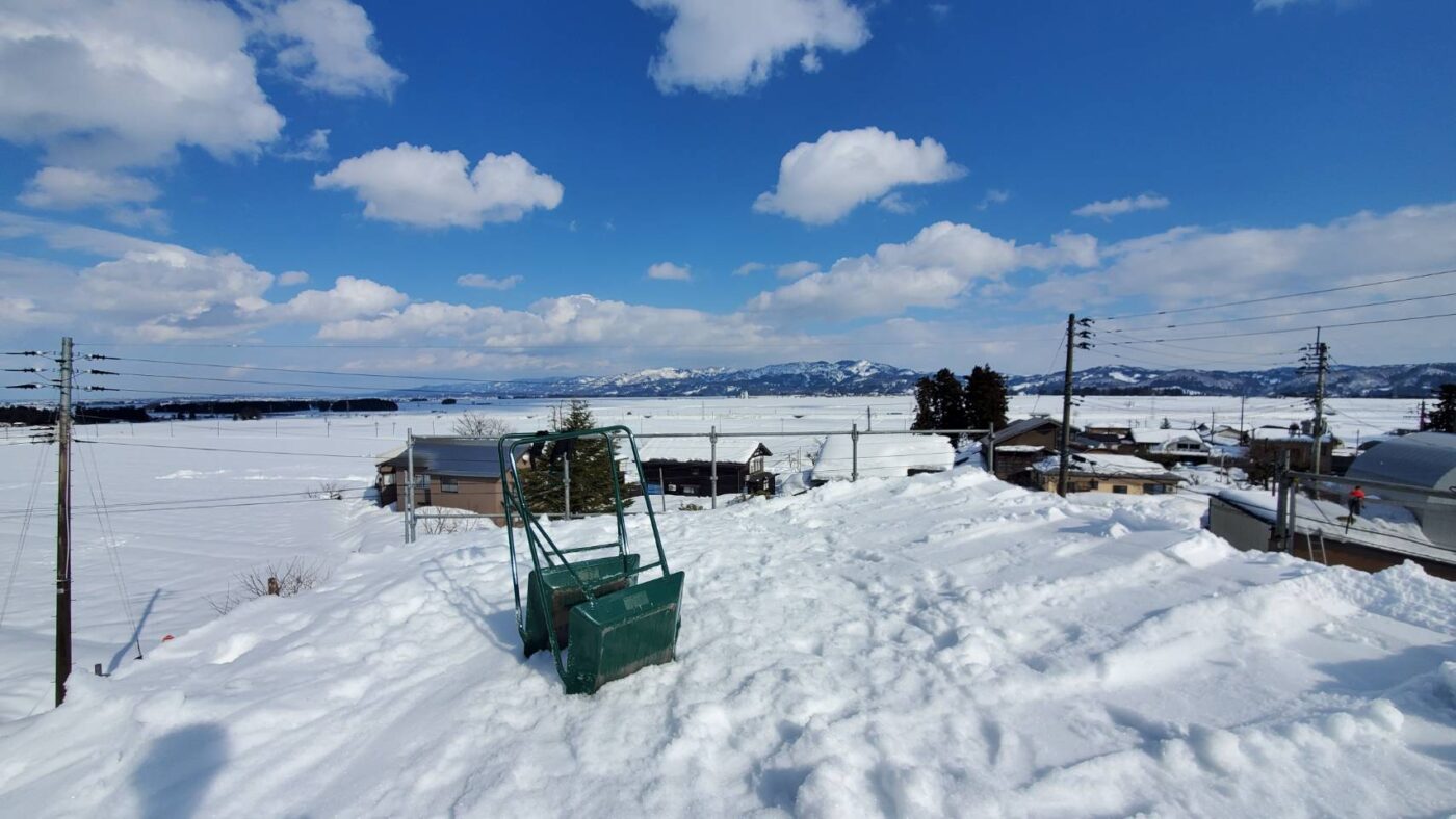 屋根の雪下ろしをしてみて