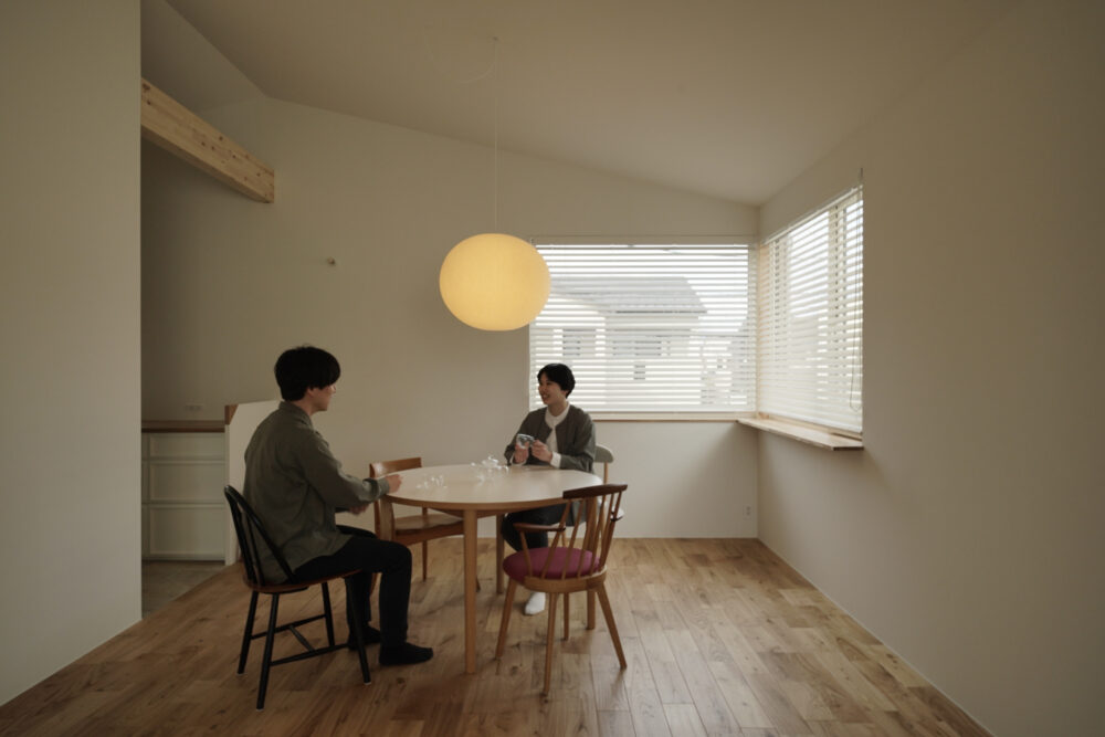大開口のある2階リビングの家