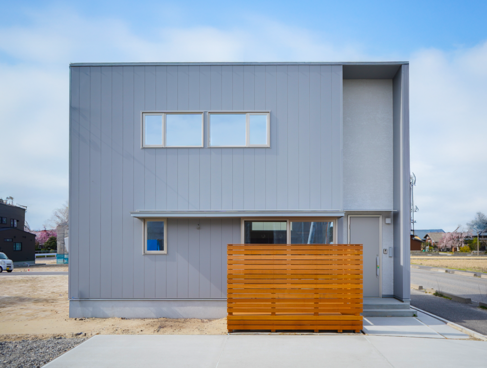 外とつながる解放感のある家｜新発田市東新町｜2026年4月上旬完成予定