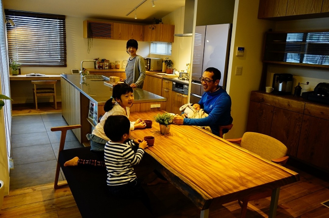 学 食 住